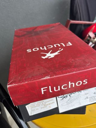 Zapatos de piel de serpiente marrones