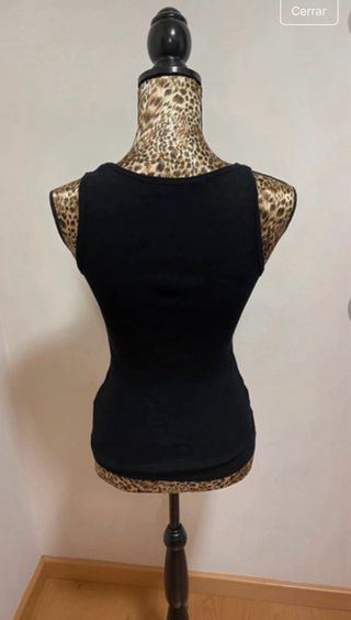 Camiseta Guess Logo Negra Mujer. Sirve para XS y S