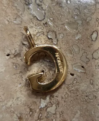 Colgante letra G de plata chapada en oro