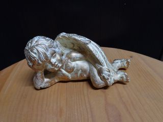 Anjo Dourado Deitado Cerâmica