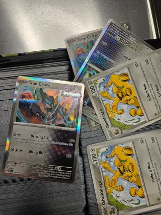 Lote Bulk  1000 cartas + maletin metálico Pokémon