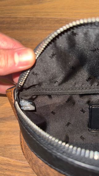 Riñonera Michael Kors Marrón y Negra