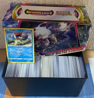 Caja llena de cartas pokémon ORIGINALES repetidas