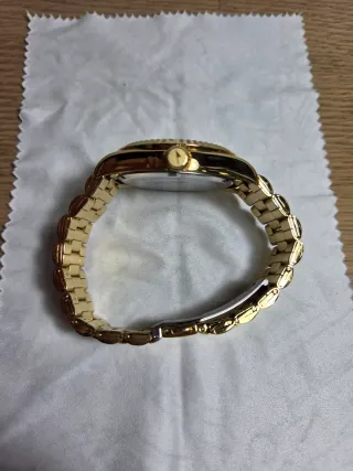 Orologio Lotus Freedom oro con quadrante nero