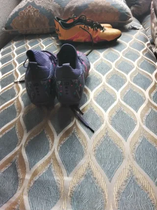 Zapatillas deportivas moradas y rosas no envio