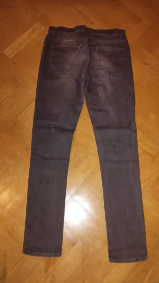 Pantalón vaquero gris