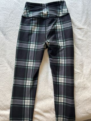 2 Leggings Hollister Estampados