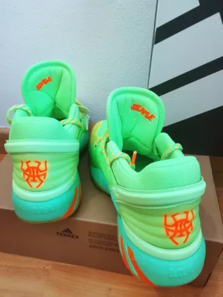 Adidas Talla 42 y 1/2 "colección"