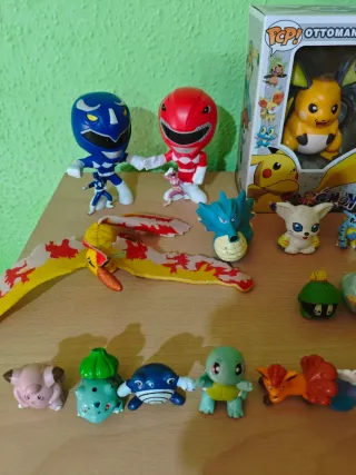 Figuras variadas Pokémon y más
