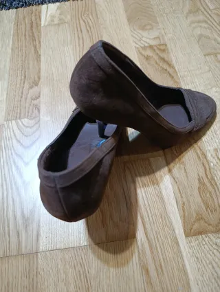 Zapatos tacón ante marrón Carolina Basic