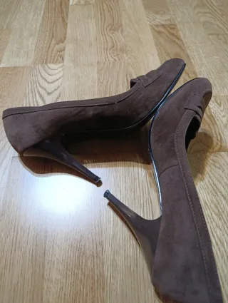 Zapatos tacón ante marrón Carolina Basic