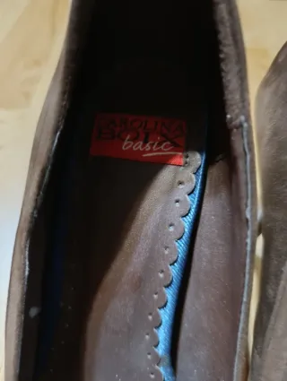 Zapatos tacón ante marrón Carolina Basic