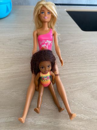 Barbie y Chelsea Piscina con Tobogán