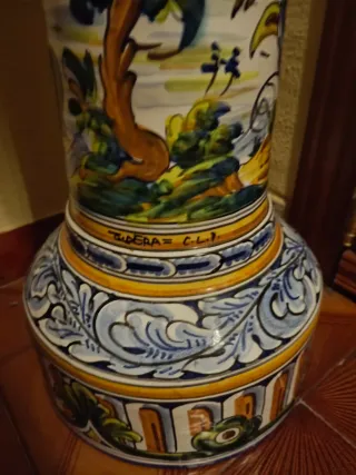 Jarrón antiguo Talavera con pie