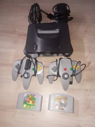 Consola Nintendo 64 + 2 Comandi e Giochi