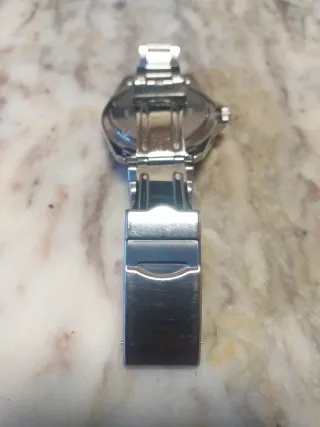 Reloj Casio Quartz Negro y Plateado