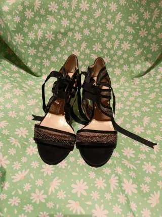 Zapatos Marian Talla 36 Negro/Dorado