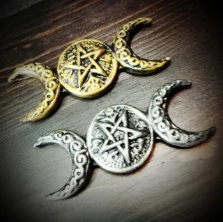 Set Triple Moon Rituals