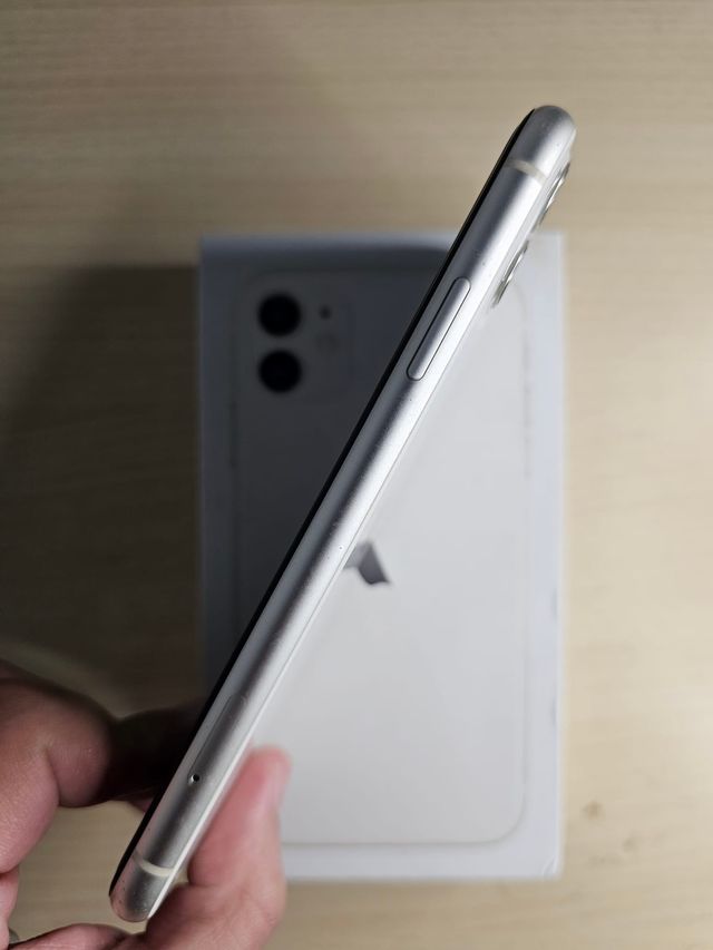 iPhone 11 128GB Bianco Batteria 96%