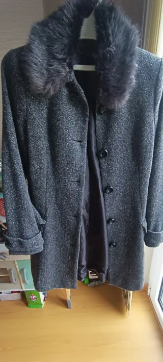 Abrigo Naf Naf  con cuello de pelo