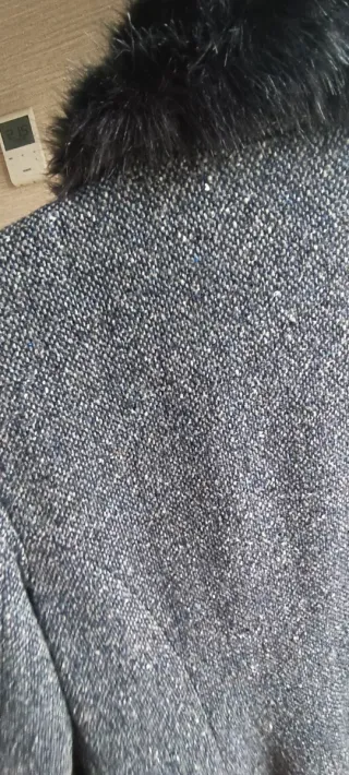 Abrigo Naf Naf  con cuello de pelo