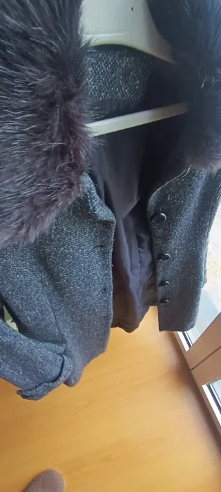 Abrigo Naf Naf  con cuello de pelo