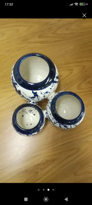 Conjunto de tres jarrones