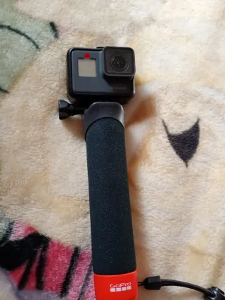 GoPro Hero 5 con empuñadura