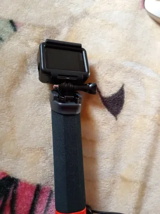 GoPro Hero 5 con empuñadura