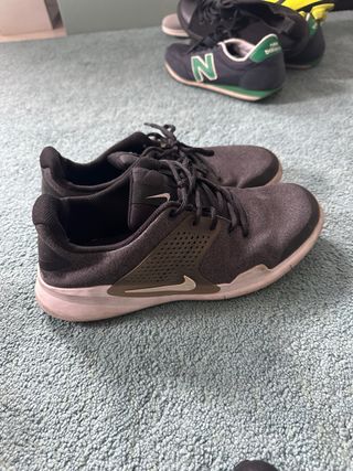 Zapatillas Nike Negras y Grises