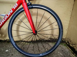 Bicicleta de carretera Argon 18 Roja + rodillo
