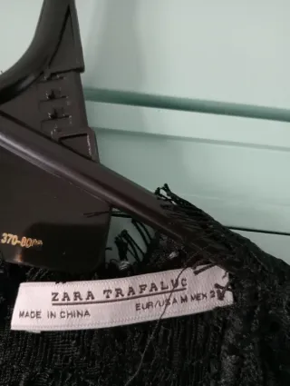 Blusa de encaje negra