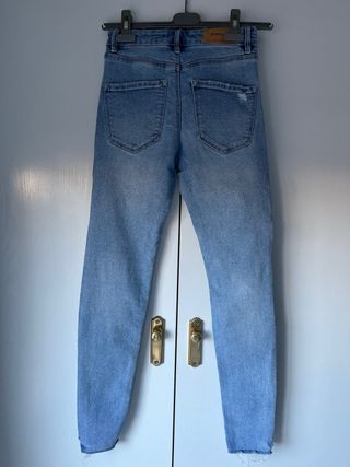 Stradivarius - Pantalón skinny vaquero claro roto
