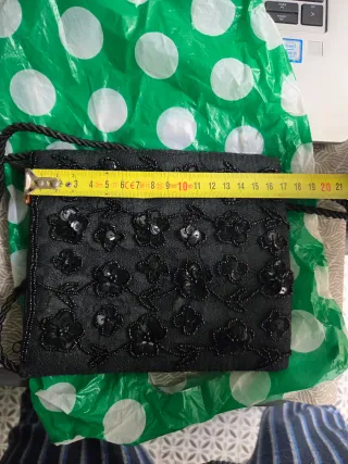 Bolso de fiesta negro con pedreria