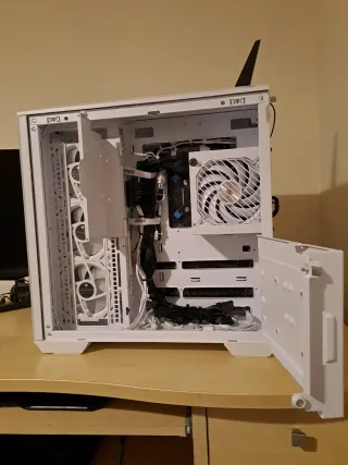 PC Gaming RTX 4070 + Intel i7 14700