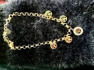 Pulsera dorada con árbol de la vida