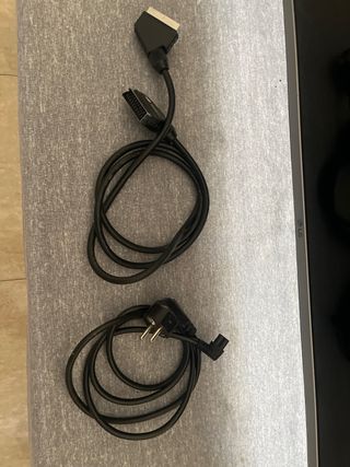 Televisor Negro y Gris