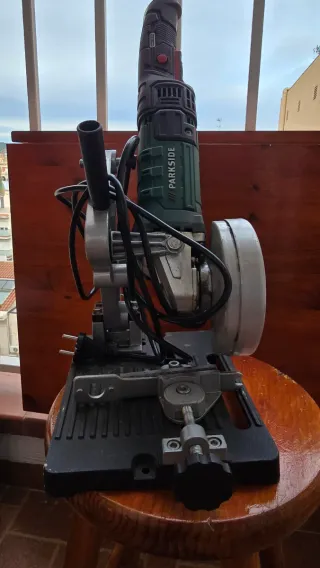 Amoladora Parkside con soporte