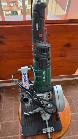 Amoladora Parkside con soporte