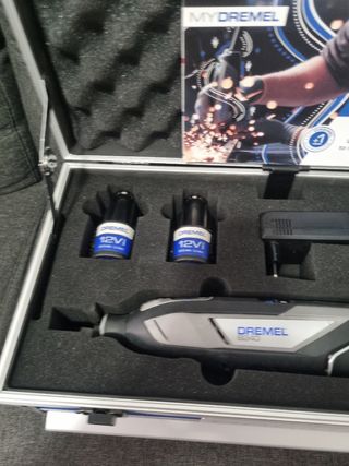 Dremel 8240 Multiherramienta 12V + 65 Accesorios