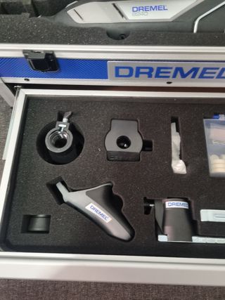 Dremel 8240 Multiherramienta 12V + 65 Accesorios