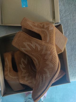 Botines mujer beige y marrón