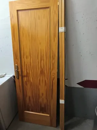 Puerta madera pino completa
