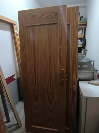 Puerta madera pino completa