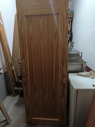 Puerta madera pino completa