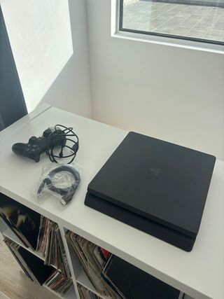 Sony PS4 Negra 500GB HDR