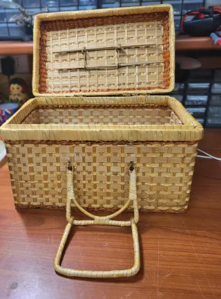 Cesto in vimini con manico