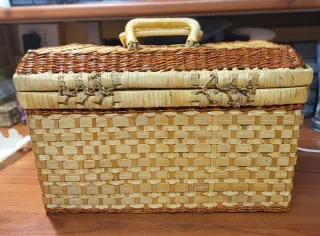 Cesto in vimini con manico