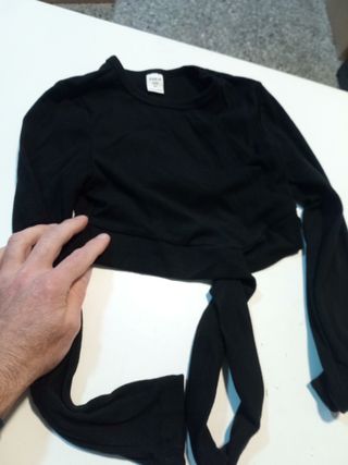 Top nero manica lunga con pantaloni