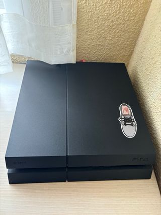 PS4 (PlayStation 4) Nera + Controller